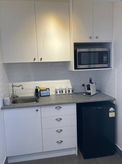 Entire Upper Floor 1 Bedroom Брисбен Экстерьер фото